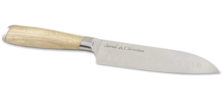 Kuechenmesser mit Gravur auf der Klinge