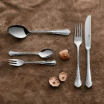 Chippendale Silber Besteckset 30-teilig Erwachsen Paul Wirths Besteckset Silber mit Gravur auf Tischdecke